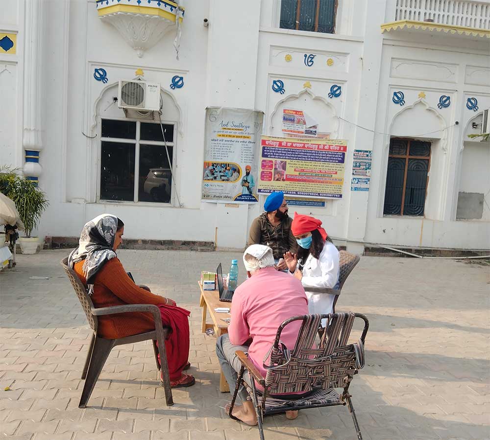 Dr. Shweta Goyal running a free Covid-19 homoeopathic prophylaxis camp