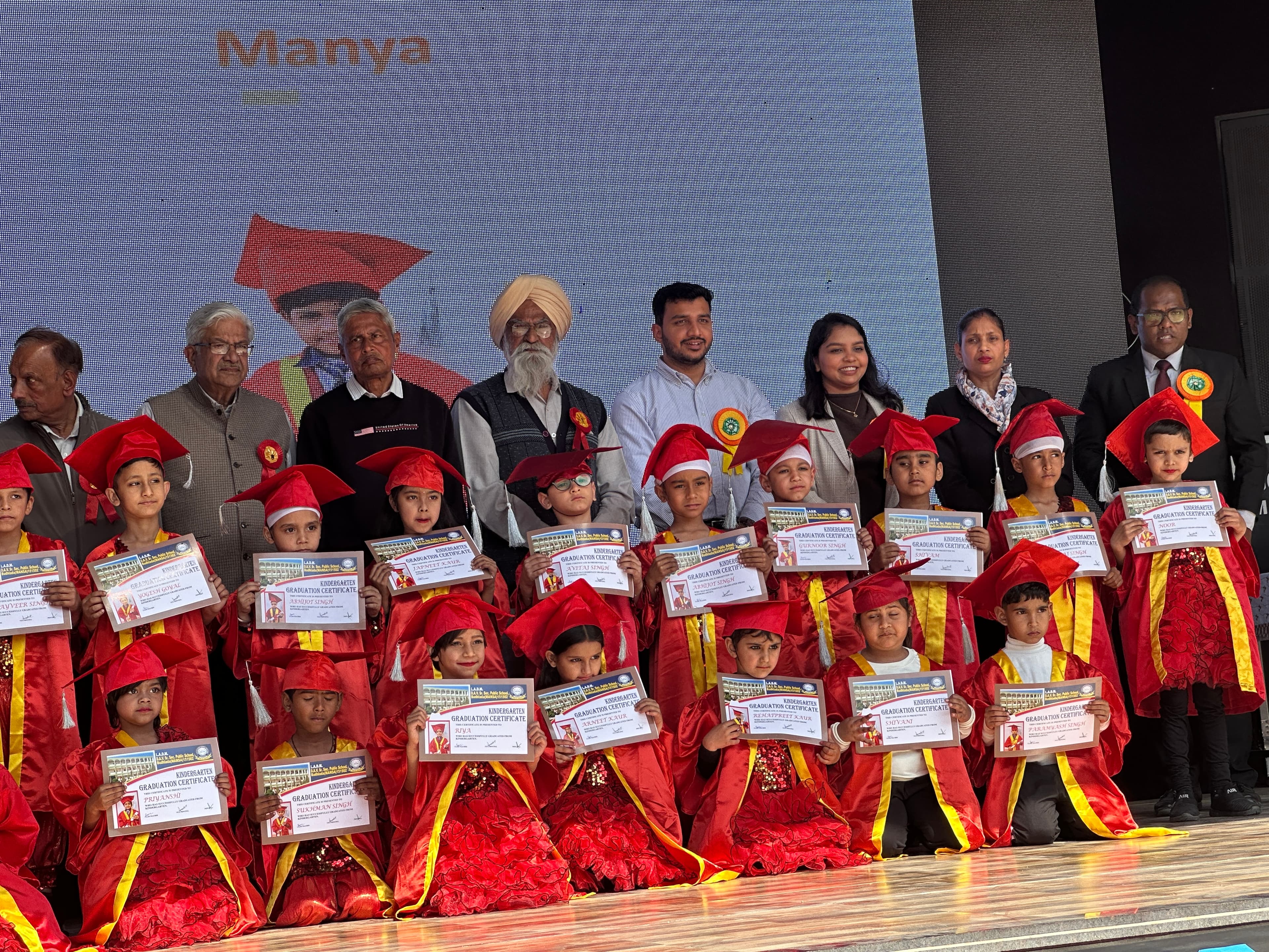 Dr. Shweta distributing certificates to students at the annual function